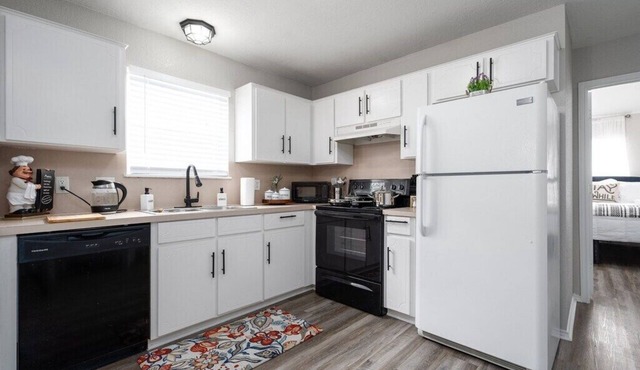 Cozy 3-bedroom Townhome in Charming Killeen With WiFi, AC