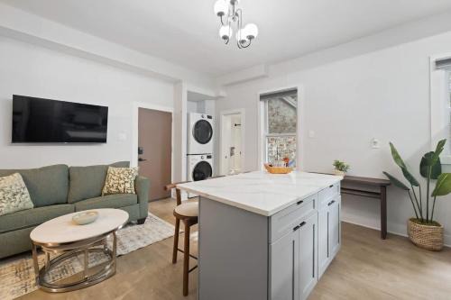 Cozy and Modern 3BR Apartment 5min to PATH to NYC