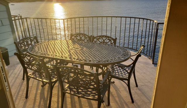 Cozy, Comfy Condo #251, 2 Bdr, Jet tub for 2, Family,Fishing or Romantic Getaway