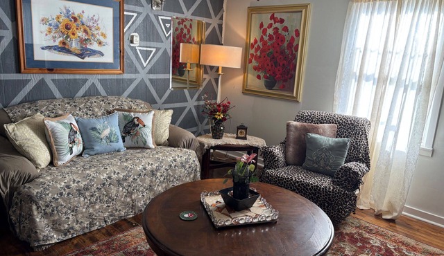 Cozy Downtown Lees Summit Gem/3BR/2BA Home