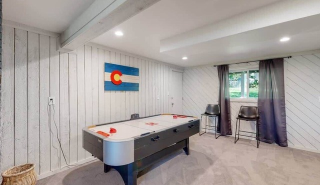 Cozy Four Bedroom Family Retreat with Yard and Air Hockey