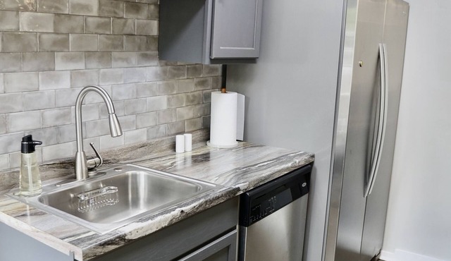 Cozy Getaway - Just 10 Minutes from the Beach & Steps from Golf and Park!