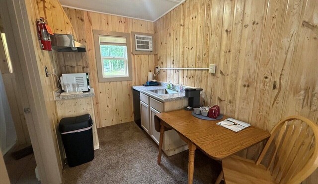 Cozy Gull Lake Getaway