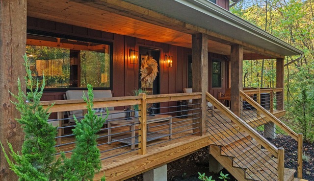 🍁 Cozy Luxury Cabin 🏡 Hot Tub ♨️ Fire Pit 🔥 Game Room 🎱 Minutes to Town
