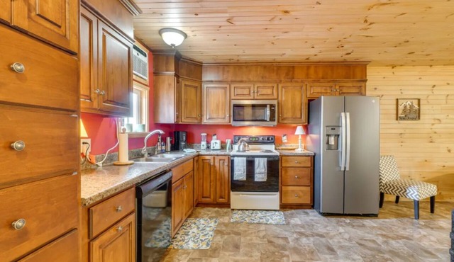 Cozy studio with AC and WiFi in enchanting Tellico Plains - Sleeps 5