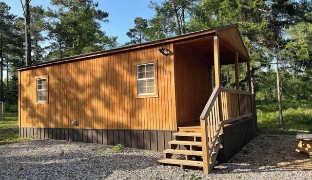 Cozy Tiny Home Cabin Near Lake Greeson & Kirby Landing – Pet-Friendly!