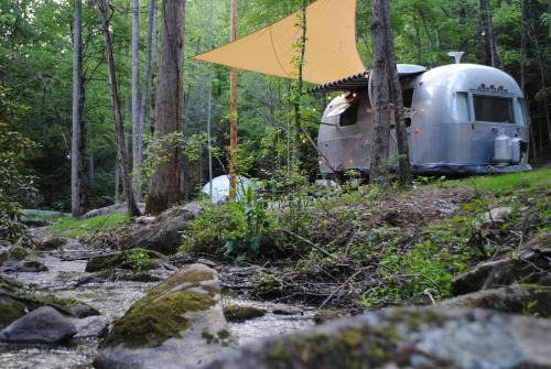 Creekside Airstream Retreat in the Smokies