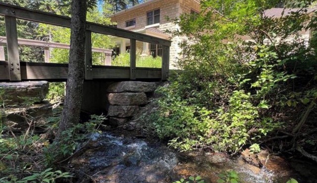Creekside Spearfish Canyon Lodge - Walk to Cheyenne Crossing - Pool & Foosball