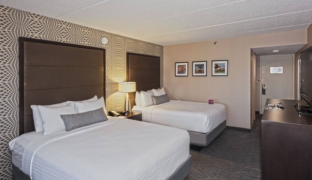 Crowne Plaza Suites MSP Airport - Mall of America by IHG