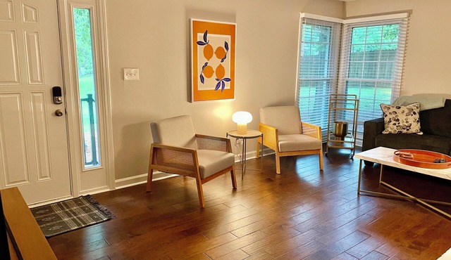 Cute 3 BR near South End and South Park pet friendly!