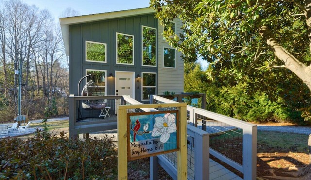 Dahlonega Magnolia Tree Tiny Home *King Bed*
