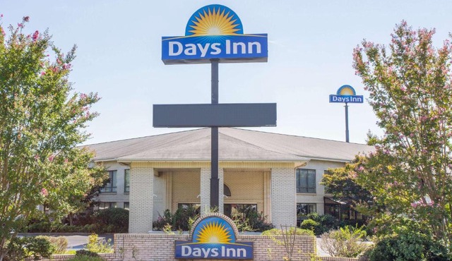 Days Inn by Wyndham Spartanburg Waccamaw