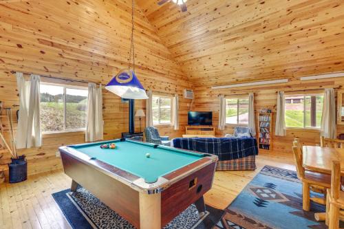 Deck + BBQ: Pet-Friendly Cabin Near Sturgis Rally