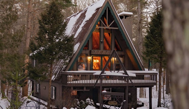 Dog-Friendly A-Frame Fireplace · Fenced Yard · 4BR · 7mi to Whiteface in Jay