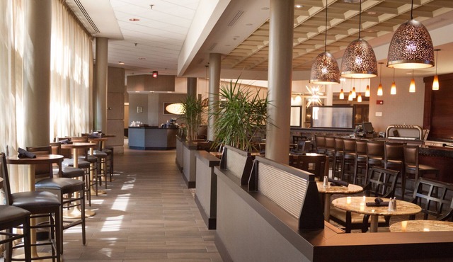 DoubleTree by Hilton Kansas City - Overland Park