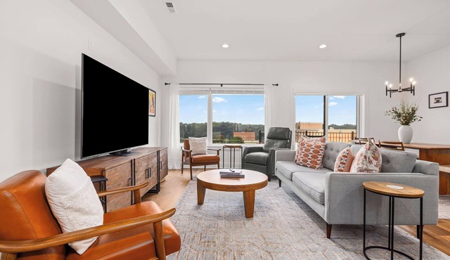 Downtown Luxe Townhome w/Views & Private Garage