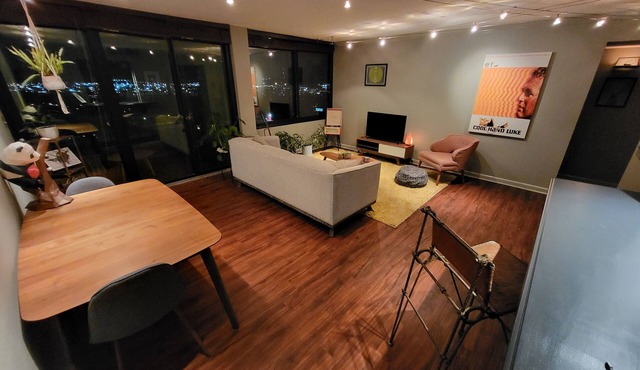 Downtown Penthouse River View