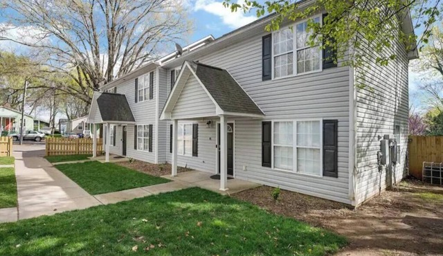DT/2 Spacious 3BR Suites/FreeParking/SelfCheckin