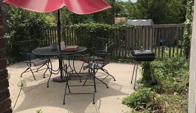 Dundee condo - great location close to CWS and Med Center
