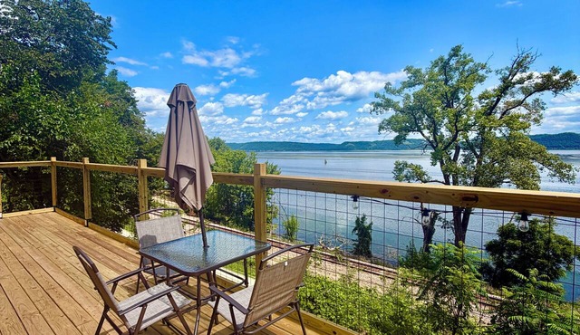Eagles View Cottage- w/hot tub