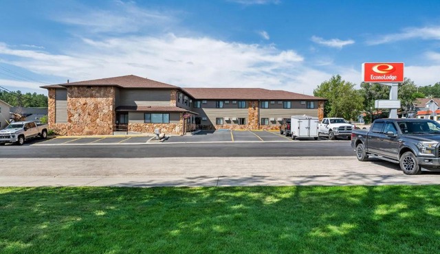 Econo Lodge, Downtown Custer Near Custer State Park and Mt Rushmore