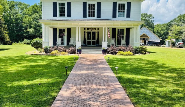 Eighty Oaks, A Fully Renovated Luxury Estate On 22 Acres In Jacksonville, AL