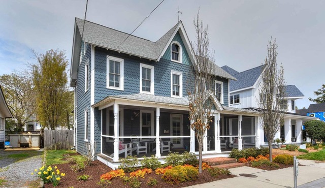 Elegant Single Family Home With Private Pool!