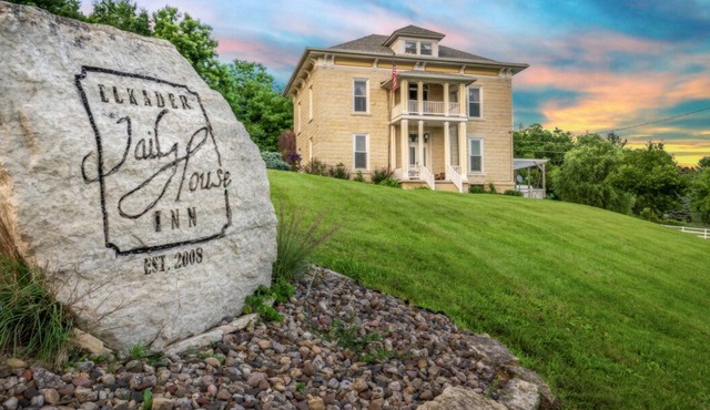 Elkader Jailhouse Inn (Entire Inn)