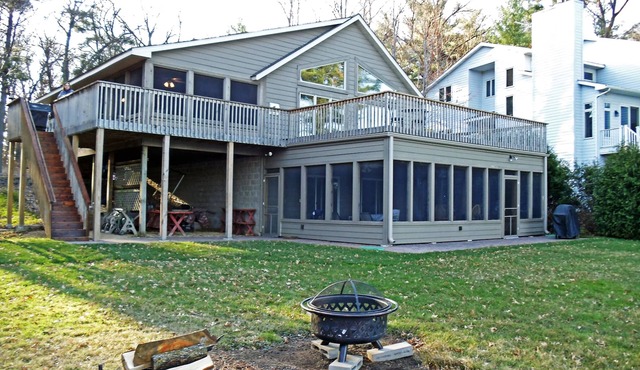 Emma's Spectacle Lake Home - a Perfect Retreat from the World