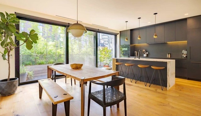 Empire House by RoveTravel | 3BR TH w/Courtyard