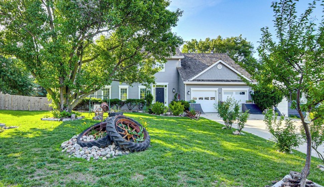 Endless Fun! Family Home w/Spacious Yard in Clive