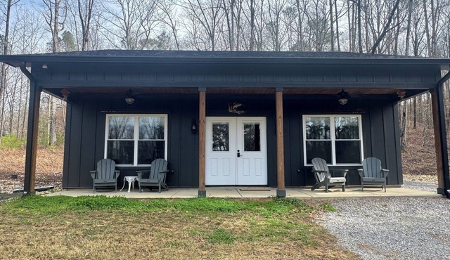 Enjoy the Country! Relax & Unwind with this beautiful 2 BR house in Crane Hill