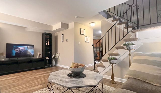 Entire Home in North Potomac with full kitchen and patio, 30min to DC
