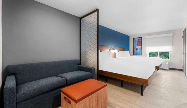 Everhome Suites Fayetteville near Fort Bragg