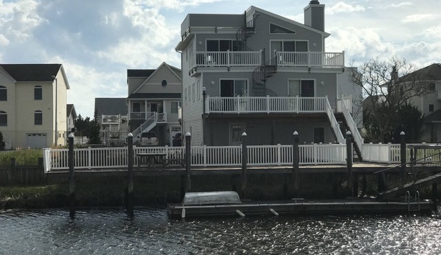 Family vacation heaven at quiet waterfront paradise at Osborn island
