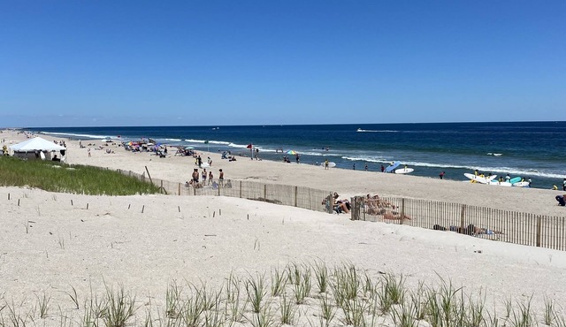 Family friendly Bay Head home close to beach & town.