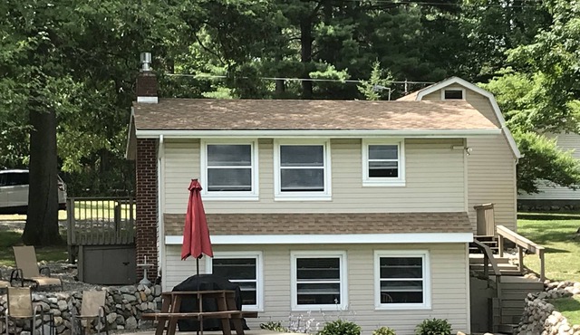Family-friendly, rustic cabin on beautiful Long Lake in Reading