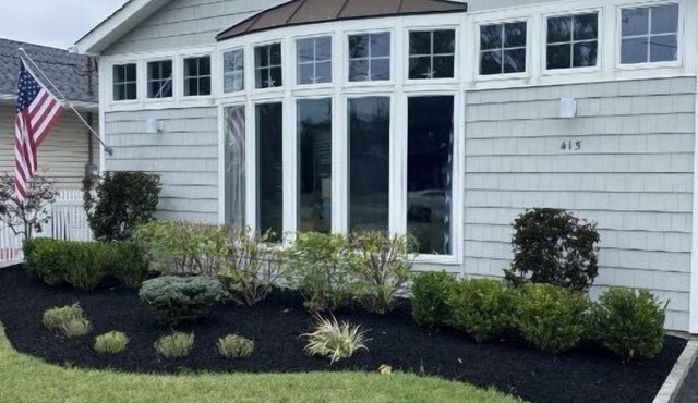 Family Fun Home. 5 Bedroom & Inground Pool ! 4 blocks from the Beach !