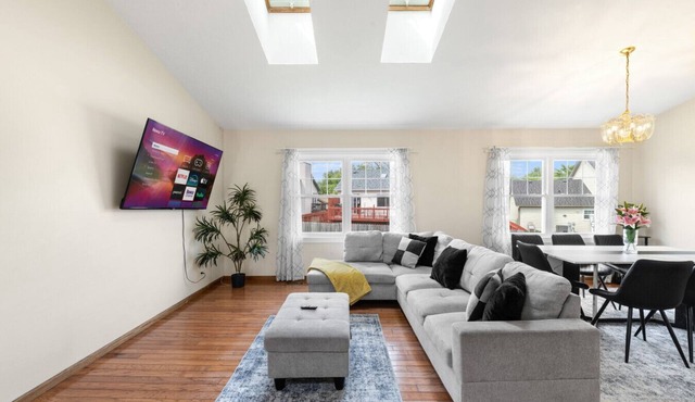 Family Haven in Streamwood | Ideal for Stay Long