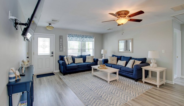 Family Home w/Pool! 5 Mi to Ocean City Beach