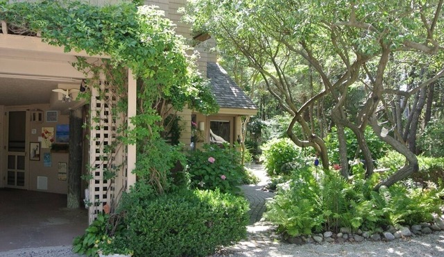 FAMILY VACATION OASIS. Tranquil elegance, privacy & amenities galore!