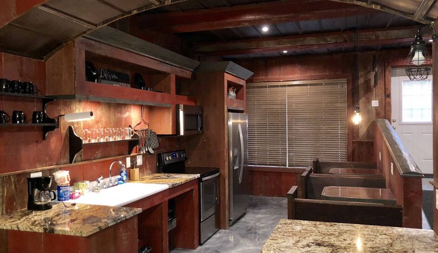 Farmhouse Condo 1 BR 1 BA Sleeps 5