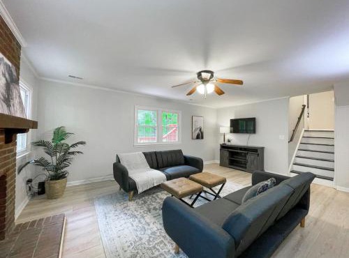 Fenced-In 3 BR Swingset, Carport, North Raleigh