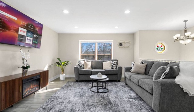 Finally… A Home Big Enough for Everyone 8 Beds