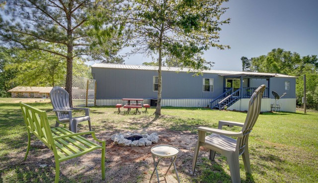 Fire Pit + Deck: Peaceful Silver Creek Retreat in Silver Creek