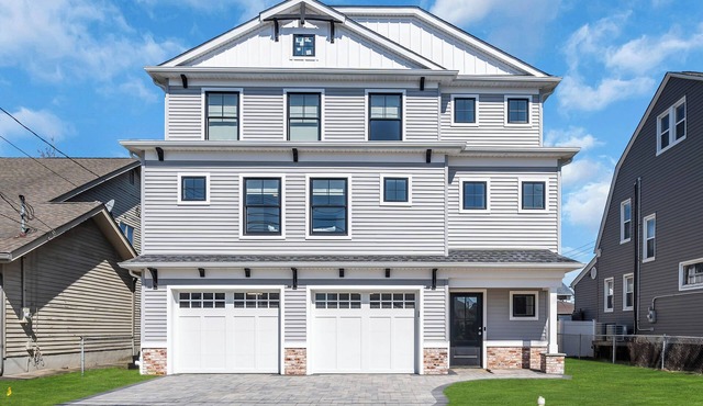 FOR303 | Gorgeous Custom 5BR 3.5 ba Home, Private Pool + 8 badges! Sleeps 13!