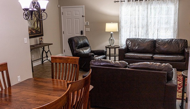Free Ruby Falls Ticket & More-Rock City View-Relaxation-Country Getaway-Spacious Townhome-Fire Pit
