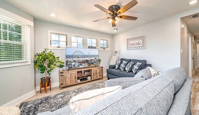 Freshly Renovated Coastal Condo: 3 Bedrooms, 2 Baths, Total Comfort