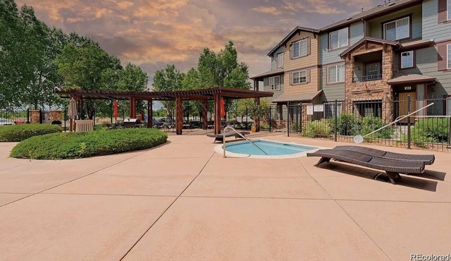 Fully furnished modern condo for rent in Denver . 5 mins from DIA