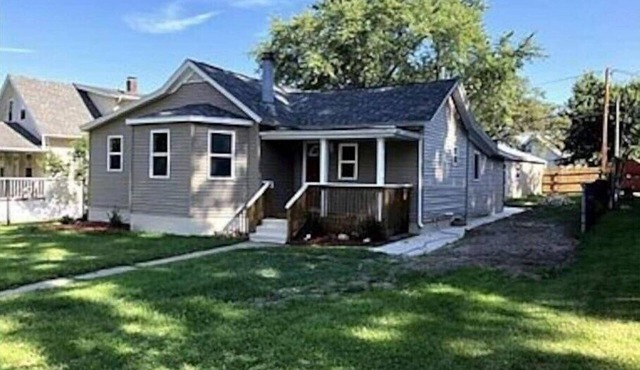Fully Remodeled 3 bd Home! Quiet Safe Neighborhood